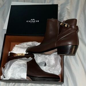 Coach Coleen Bootie, Boots, Soft Calf Shine Chestnut LeatherGold, 8.5M, $345+